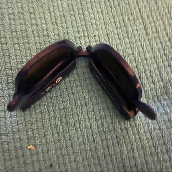 Blue Foldable Sunglasses with UV Protection - Picture 5 of 6